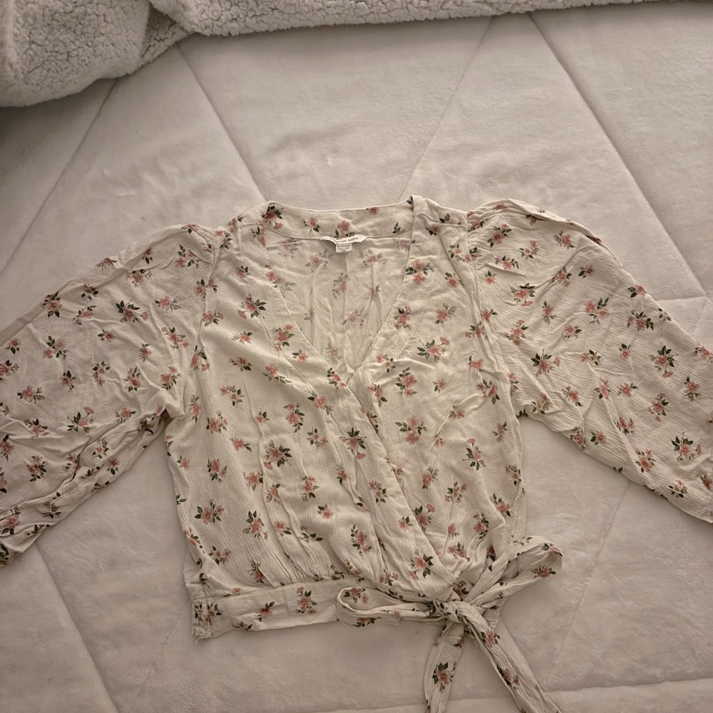 V Neck Floral Waist Crossover Blouse